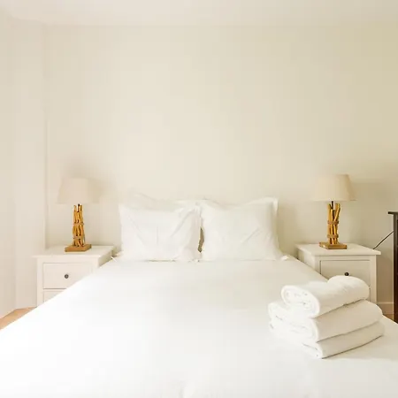 Croissants Et Confitures Appartement