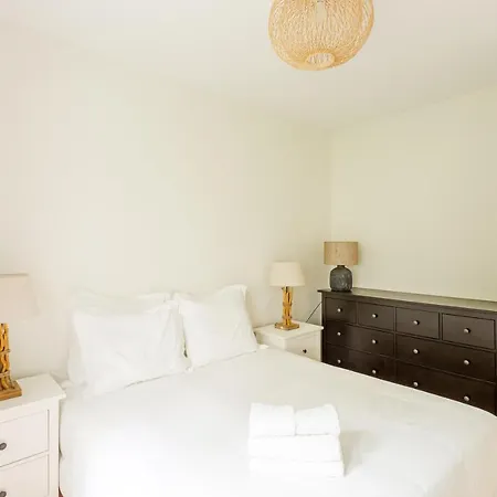 Croissants Et Confitures Appartement